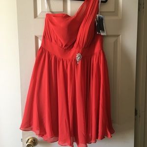 Christina Wu 22551 Size 18